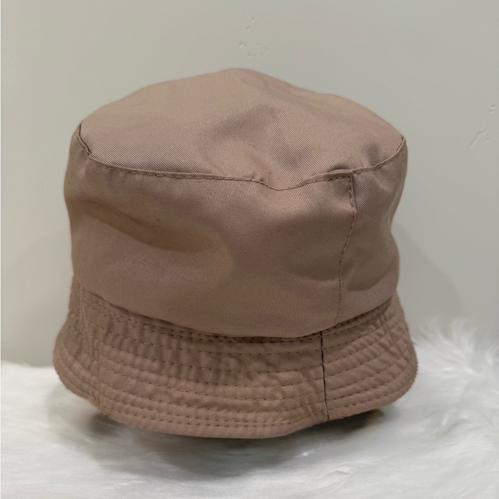 Ladies Reversible Bucket Hat in Tan and Black